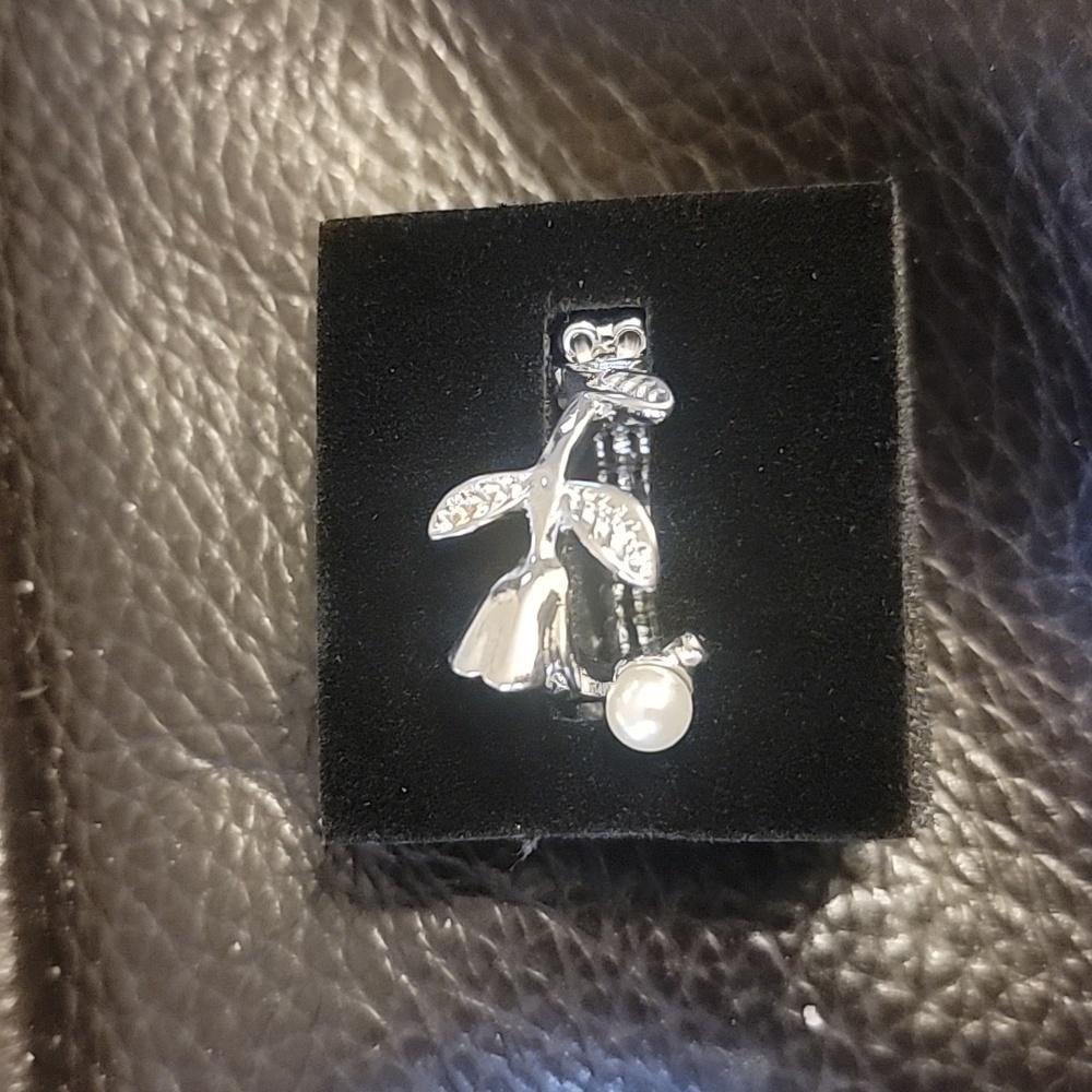🪁NWT! Silver Flower Ring